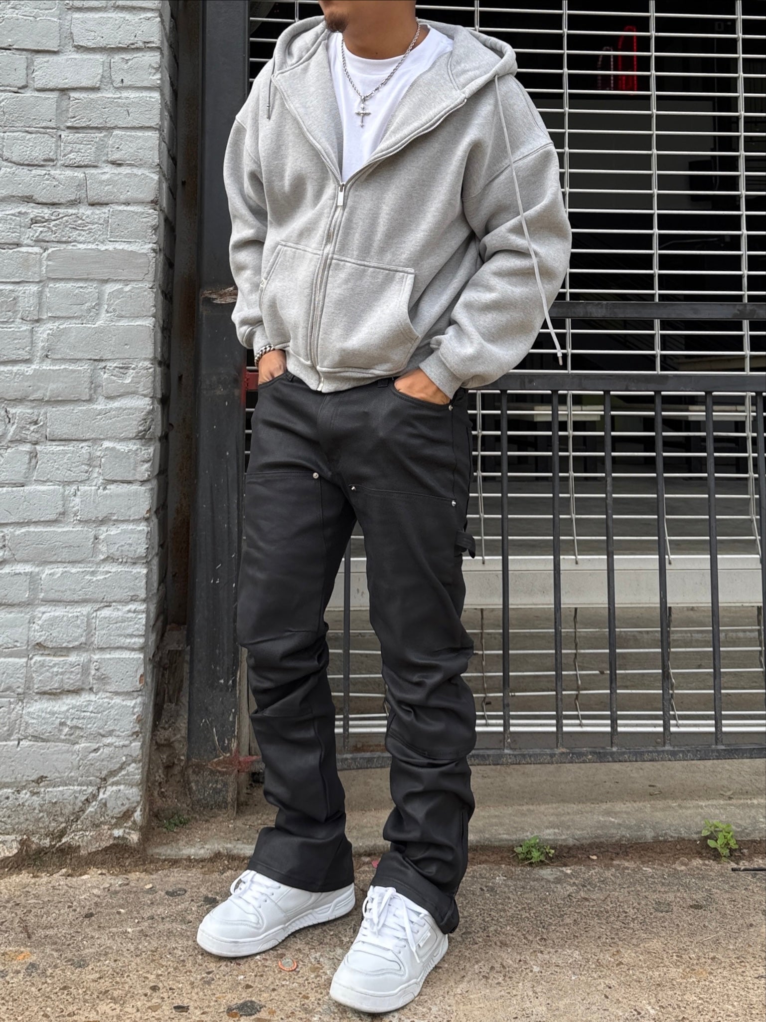 MINT CREW COATED DENIM CARPENTER PANT (BLACK)