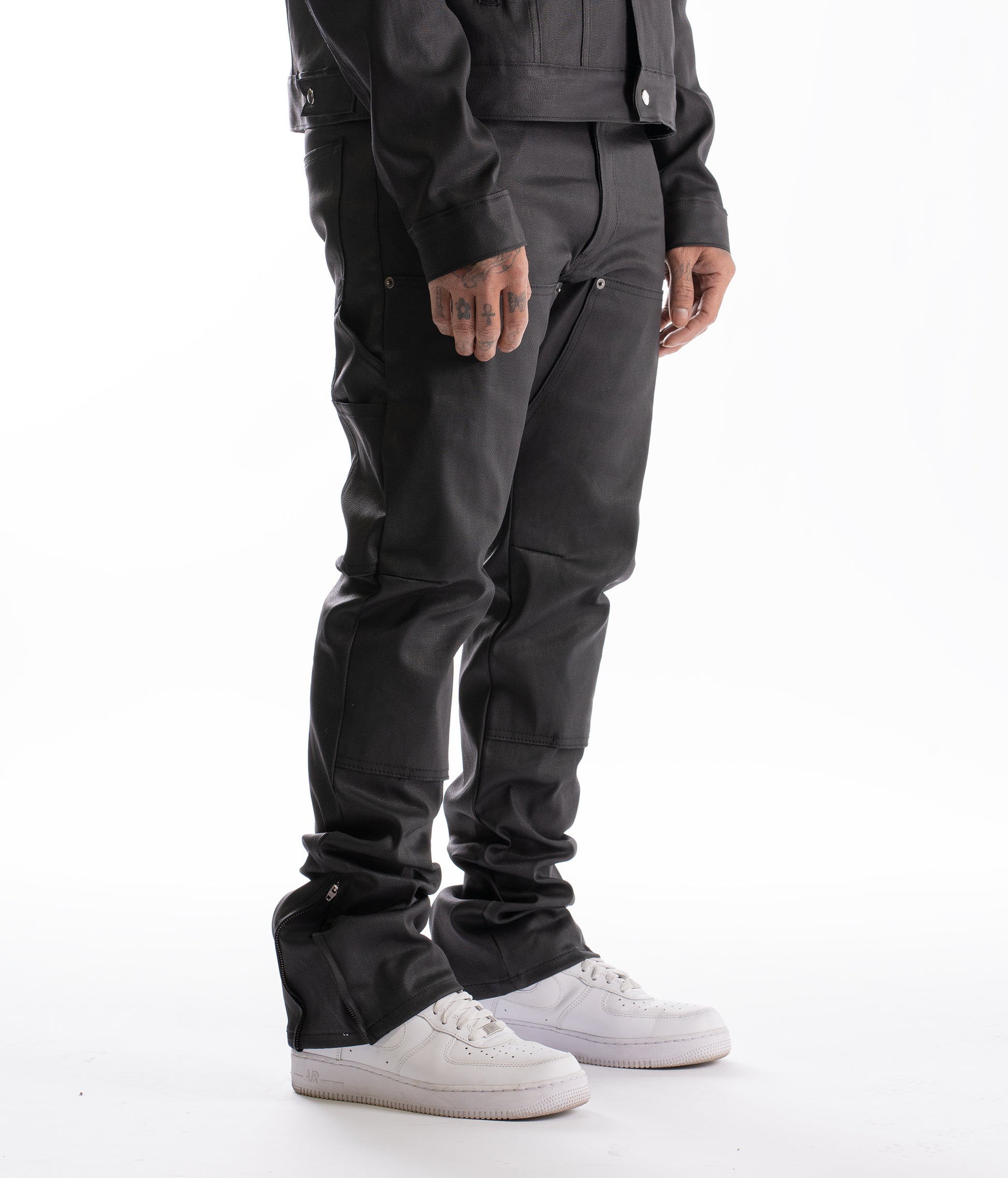 MINT CREW COATED DENIM CARPENTER PANT (BLACK)