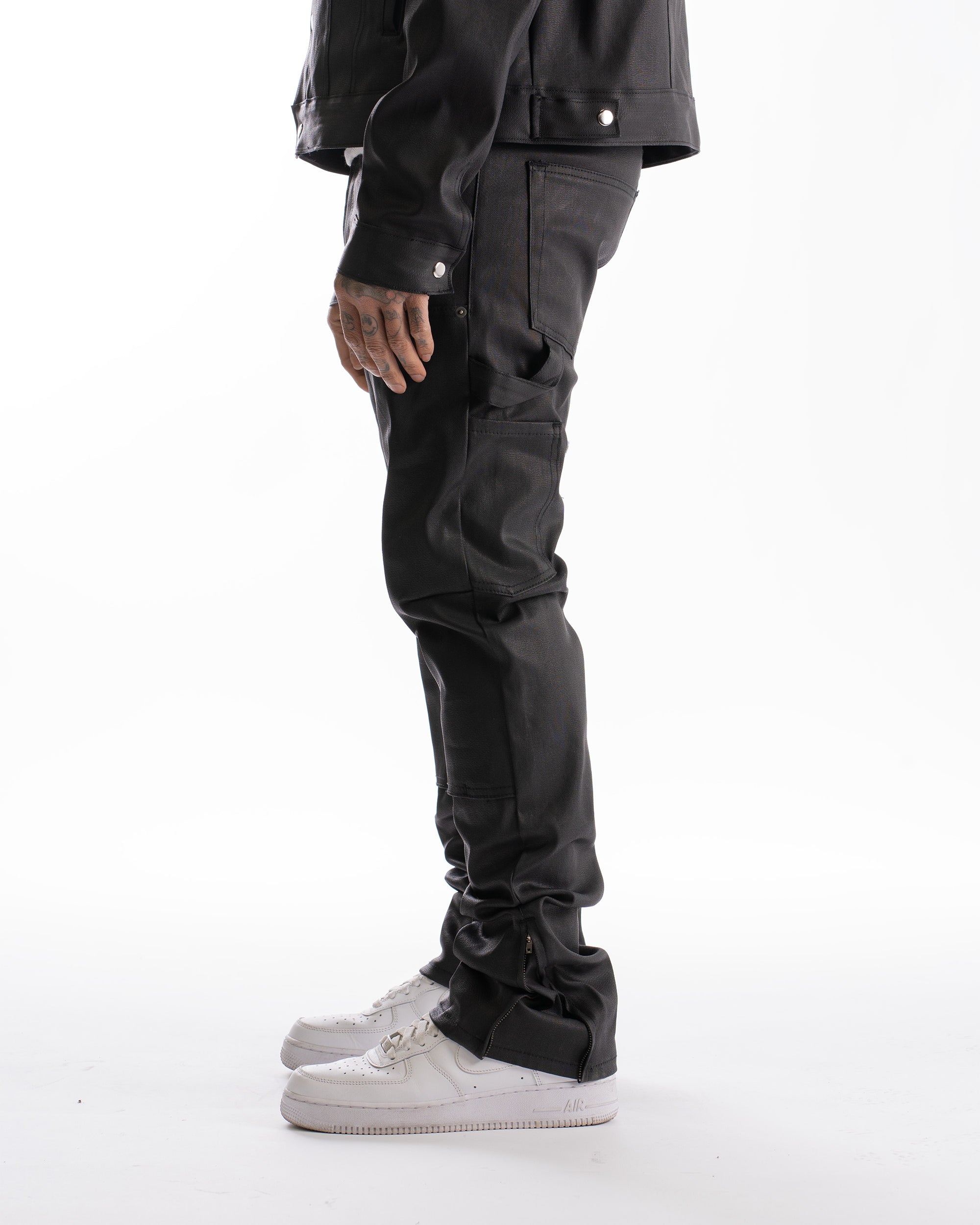 MINT CREW COATED DENIM CARPENTER PANT (BLACK)